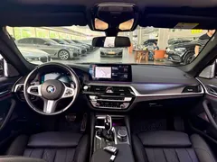 2021 BMW 5 Series 530i M Sport Package, чёрный — фото 9