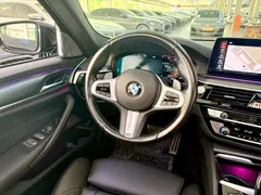 2021 BMW 5 Series 530i M Sport Package, чёрный — фото 11