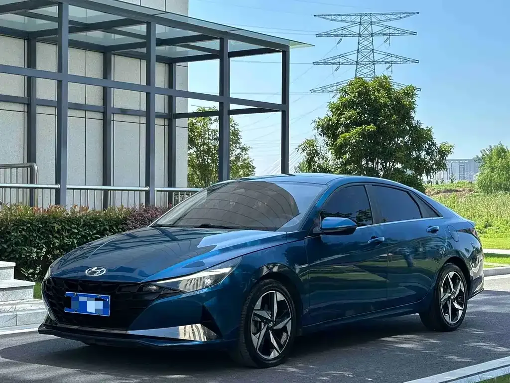 2022 Hyundai Elantra 1.5L CVT LUX Premium