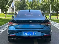 2022 Hyundai Elantra 1.5L CVT LUX Premium, синий — фото 7