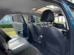 2022 Hyundai Elantra 1.5L CVT LUX Premium, синий — фото 16