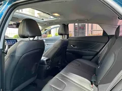 2022 Hyundai Elantra 1.5L CVT LUX Premium, синий — фото 18