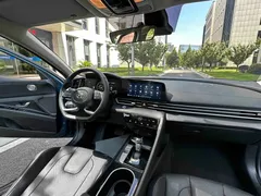 2022 Hyundai Elantra 1.5L CVT LUX Premium, синий — фото 21