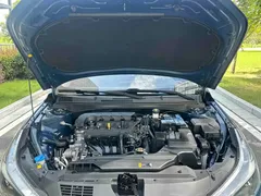 2022 Hyundai Elantra 1.5L CVT LUX Premium, синий — фото 28