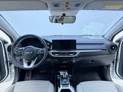 2023 Kia Cerato 1.5L CVT Luxury, белый — фото 8