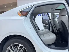 2023 Kia Cerato 1.5L CVT Luxury, белый — фото 16