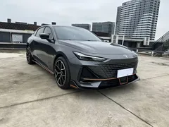 2023 Changan UNI-V 1.5T Sport — фото 3