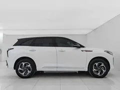 2023 Hongqi HS3 2.0T 4WD, белый — фото 8