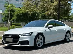 2021 Audi A7 40 TFSI, белый — фото 1