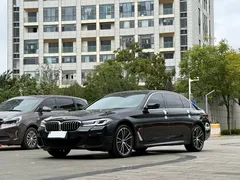 2022 BMW 5 Series 5 530Li M, чёрный — фото 1