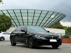 2022 BMW 5 Series 5 530Li M, чёрный — фото 3