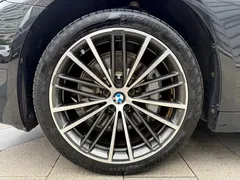 2022 BMW 5 Series 5 530Li M, чёрный — фото 13