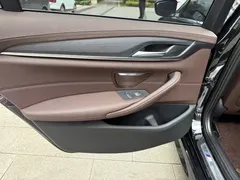 2022 BMW 5 Series 5 530Li M, чёрный — фото 30