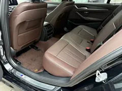 2022 BMW 5 Series 5 530Li M, чёрный — фото 31