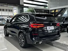 2022 BMW X5 30Li M, чёрный — фото 4