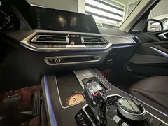 2022 BMW X5 30Li M, чёрный — фото 10