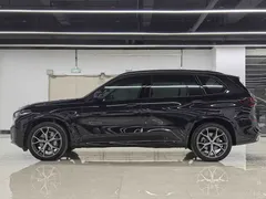 2023 BMW X5 30Li M, чёрный — фото 3
