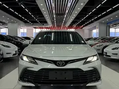 2021 Toyota Camry 2.0G Luxury, белый — фото 2