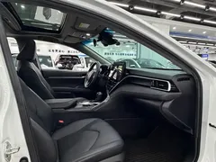 2021 Toyota Camry 2.0G Luxury, белый — фото 8
