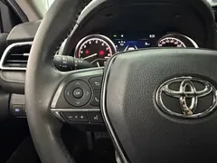 2021 Toyota Camry 2.0G Luxury, белый — фото 15