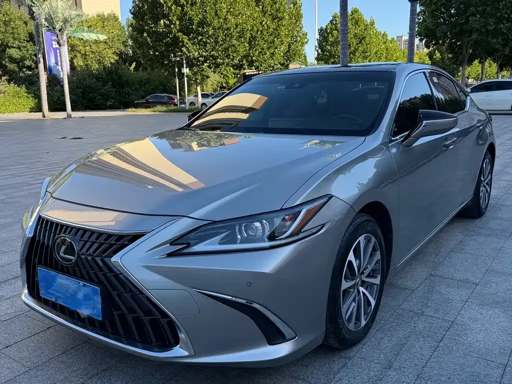 2022 Lexus ES 200 Luxury