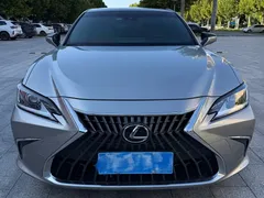 2022 Lexus ES 200 Luxury — фото 2