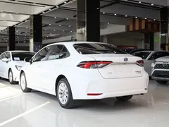 2022 Toyota Corolla 1.8L Hybrid E-CVT, белый — фото 18
