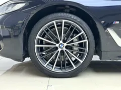 2023 BMW 5 Series 5 530Li M, чёрный — фото 21
