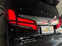 2021 Toyota Alphard Hybrid 2.5L Premium, чёрный — фото 31