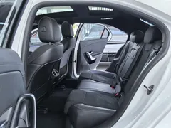 2022 Mercedes-Benz A-Class A 200 L, белый — фото 10