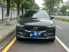 2022 Volvo XC60 4WD Luxury, зелёный — фото 2