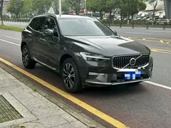 2022 Volvo XC60 4WD Luxury, зелёный — фото 3