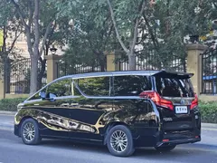 2020 Toyota Alphard Hybrid 2.5L Premium, чёрный — фото 3