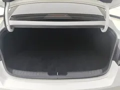 2021 Hyundai Elantra 1.5L CVT LUX Premium, белый — фото 4