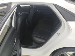 2021 Hyundai Elantra 1.5L CVT LUX Premium, белый — фото 11