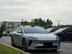 2022 Nio ET5 75kWh, синий — фото 3