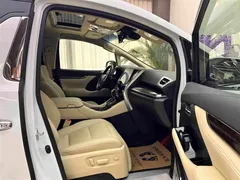 2021 Toyota Alphard Hybrid 2.5L Luxury, белый — фото 11