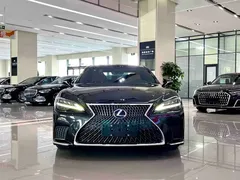 2021 Lexus LS 500h, чёрный — фото 2