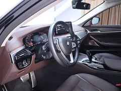 2022 BMW 5 Series 5 530Li, чёрный — фото 11