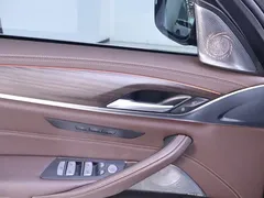 2022 BMW 5 Series 5 530Li, чёрный — фото 17