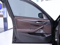 2022 BMW 5 Series 5 530Li, чёрный — фото 18