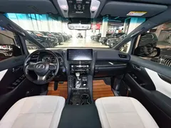 2020 Lexus LM 300h, чёрный — фото 30