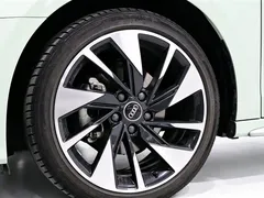 2023 Audi A3L Limousine 35 TFSI, зелёный — фото 19