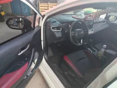 2021 Toyota Corolla TNGA 1.5L CVT GR SPORT, белый — фото 12