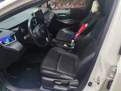 2021 Toyota Levin Hybrid 1.8H E-CVT Sport, белый — фото 9