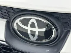 2022 Toyota Levin 185T CVT Luxury, белый — фото 20