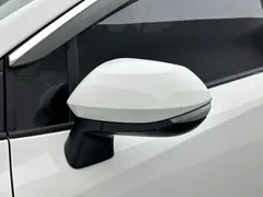 2022 Toyota Levin 185T CVT Luxury, белый — фото 22