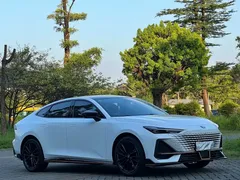 2022 Changan UNI-V 1.5T Sport, белый — фото 3
