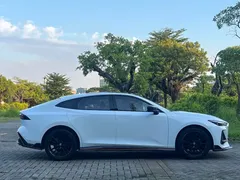 2022 Changan UNI-V 1.5T Sport, белый — фото 22