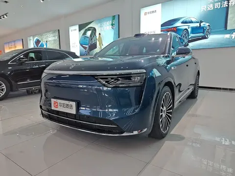 2025 Aito M8 53.4kWh 5 192